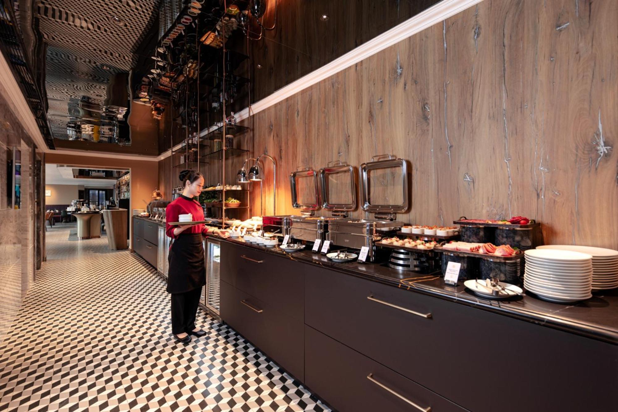 La Siesta Classic Hang Thung هانوي المظهر الخارجي الصورة The buffet at the lounge