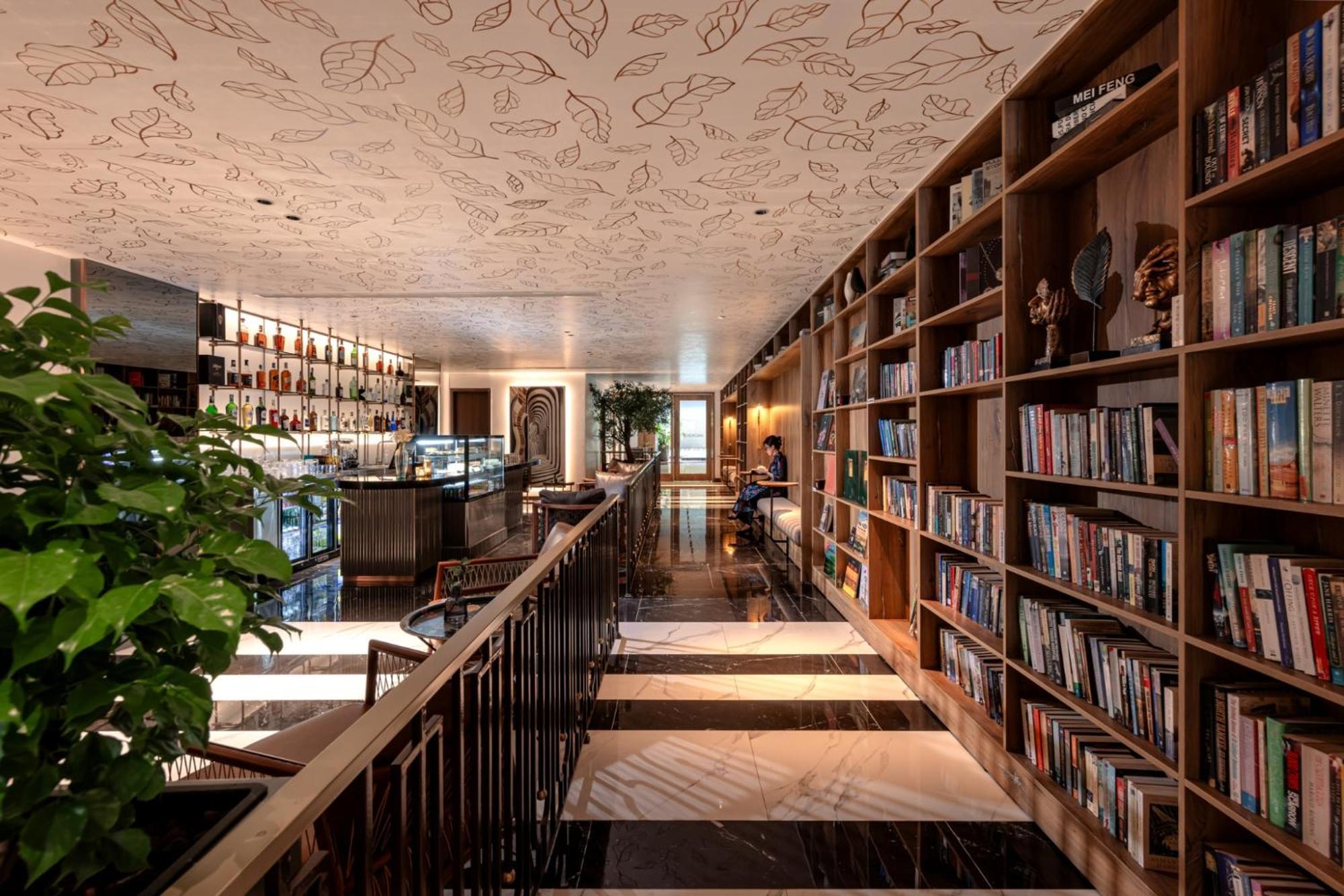 La Siesta Classic Hang Thung هانوي المظهر الخارجي الصورة Library at the hotel