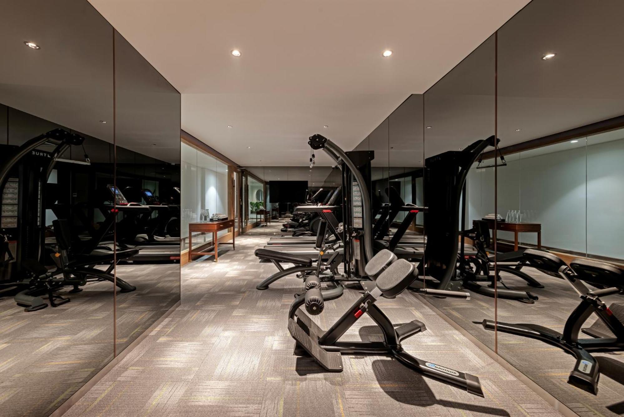 La Siesta Classic Hang Thung هانوي المظهر الخارجي الصورة The gym at The Dorchester